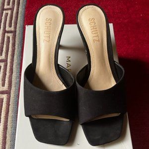 SALE: SCHUTZ Dethalia Nubuck Leather Sandal (BLACK, 6.5)----Excellent Condition